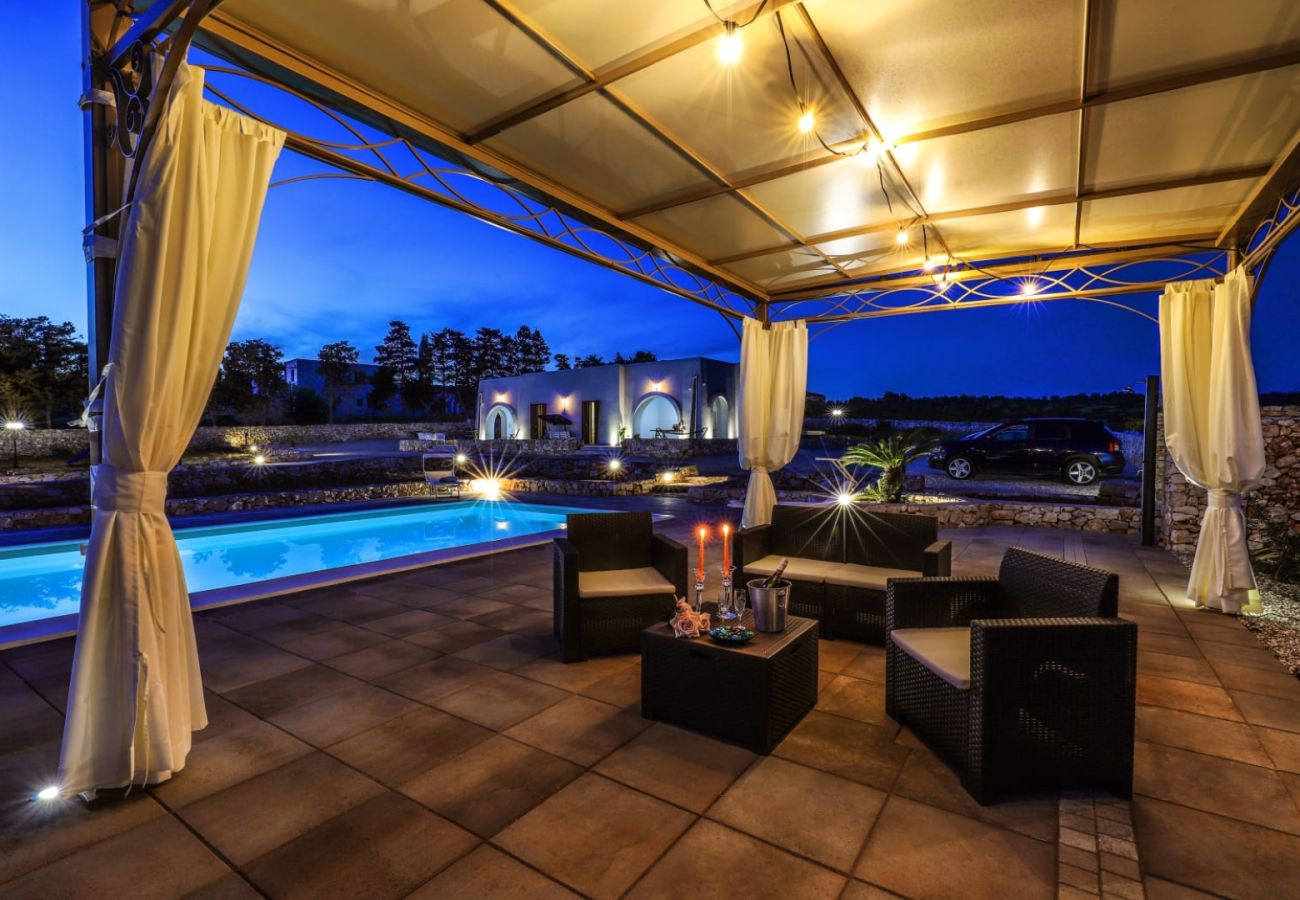 Villa in Lido Marini - Large villa (2 apt) with pool & rooftop jacuzzi