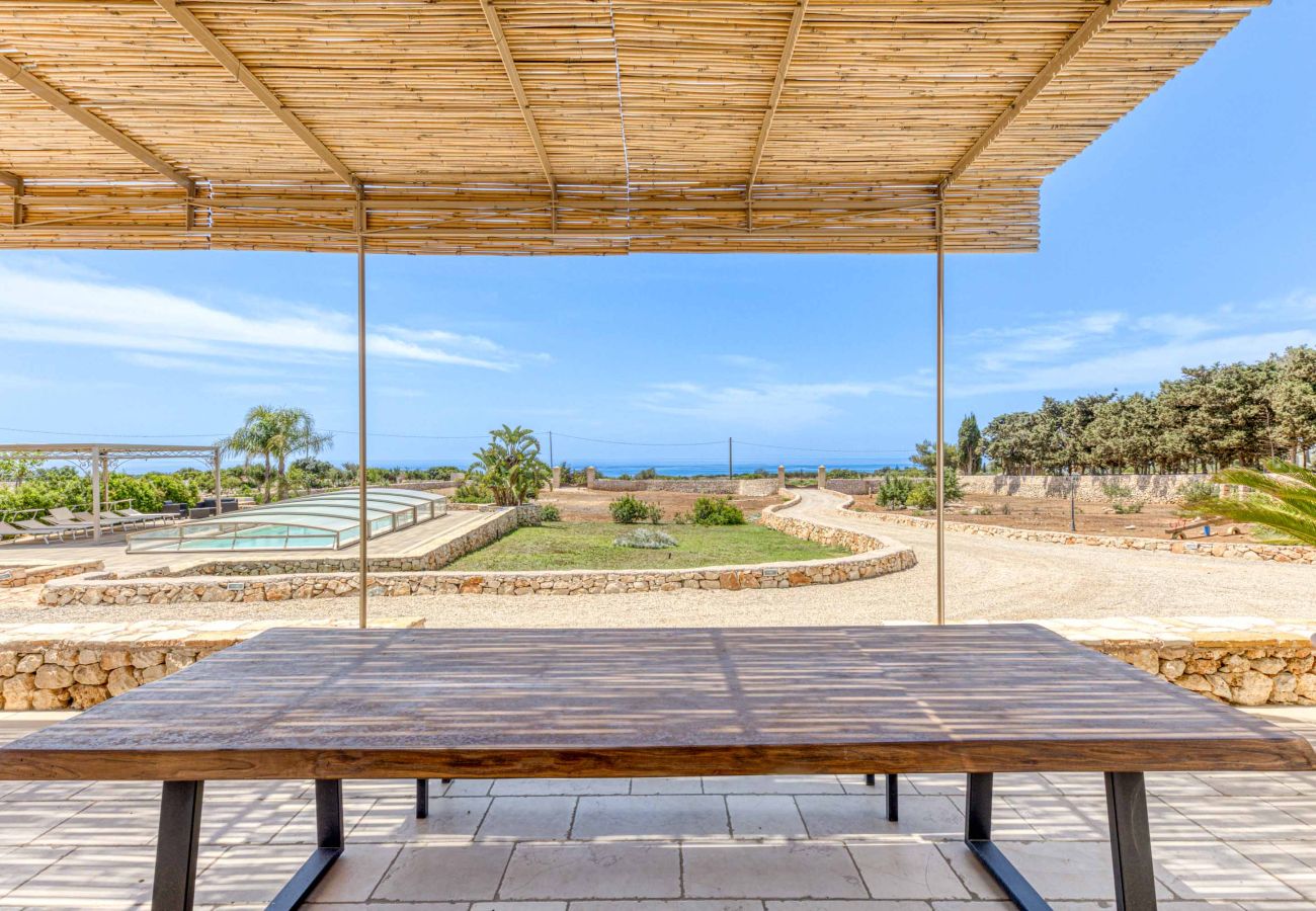 Villa in Lido Marini - Large villa (2 apt) with pool & rooftop jacuzzi