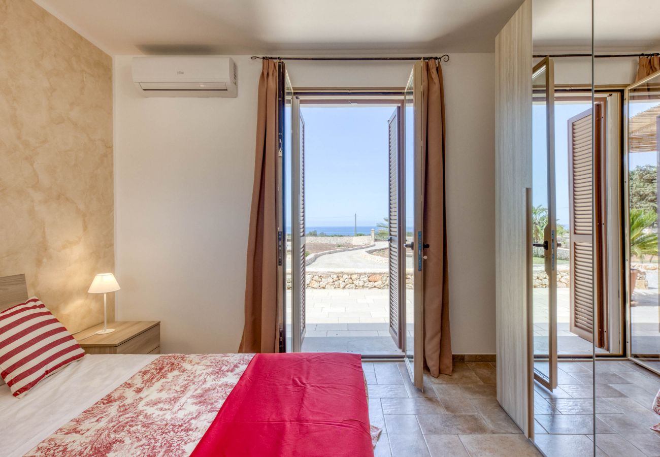 Villa in Lido Marini - Large villa (2 apt) with pool & rooftop jacuzzi