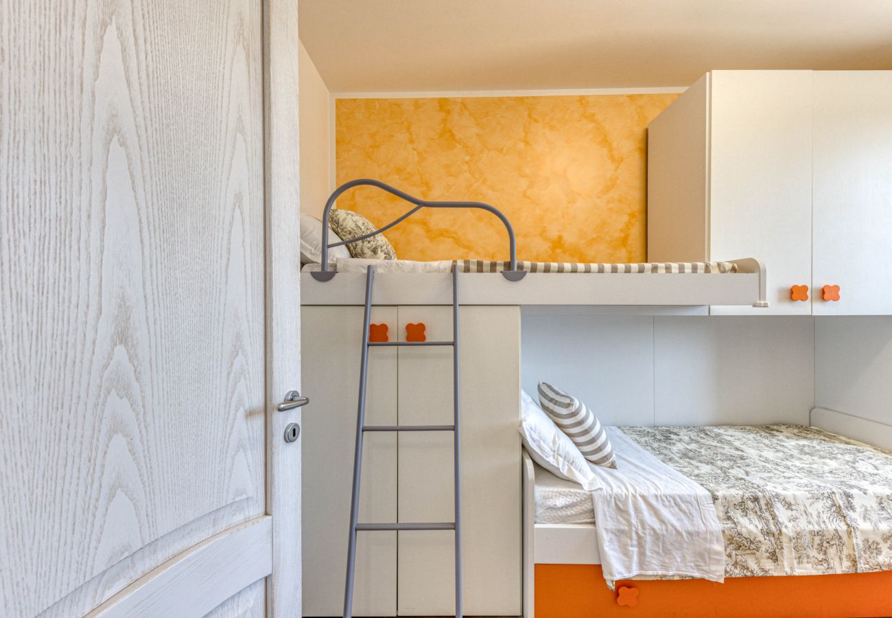 Villa in Lido Marini - Large villa (2 apt) with pool & rooftop jacuzzi