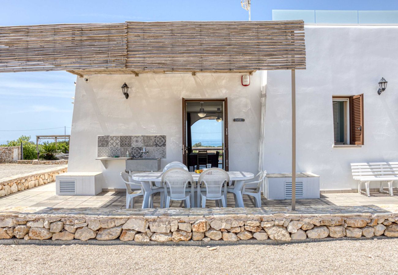 Villa in Lido Marini - Large villa (2 apt) with pool & rooftop jacuzzi