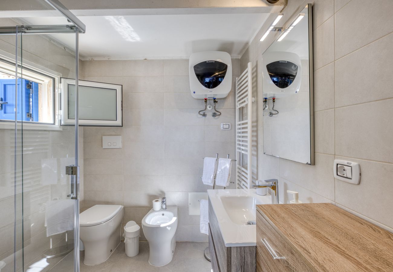 Trullo in Gagliano del Capo - Romantic getaway with jacuzzi & sea access