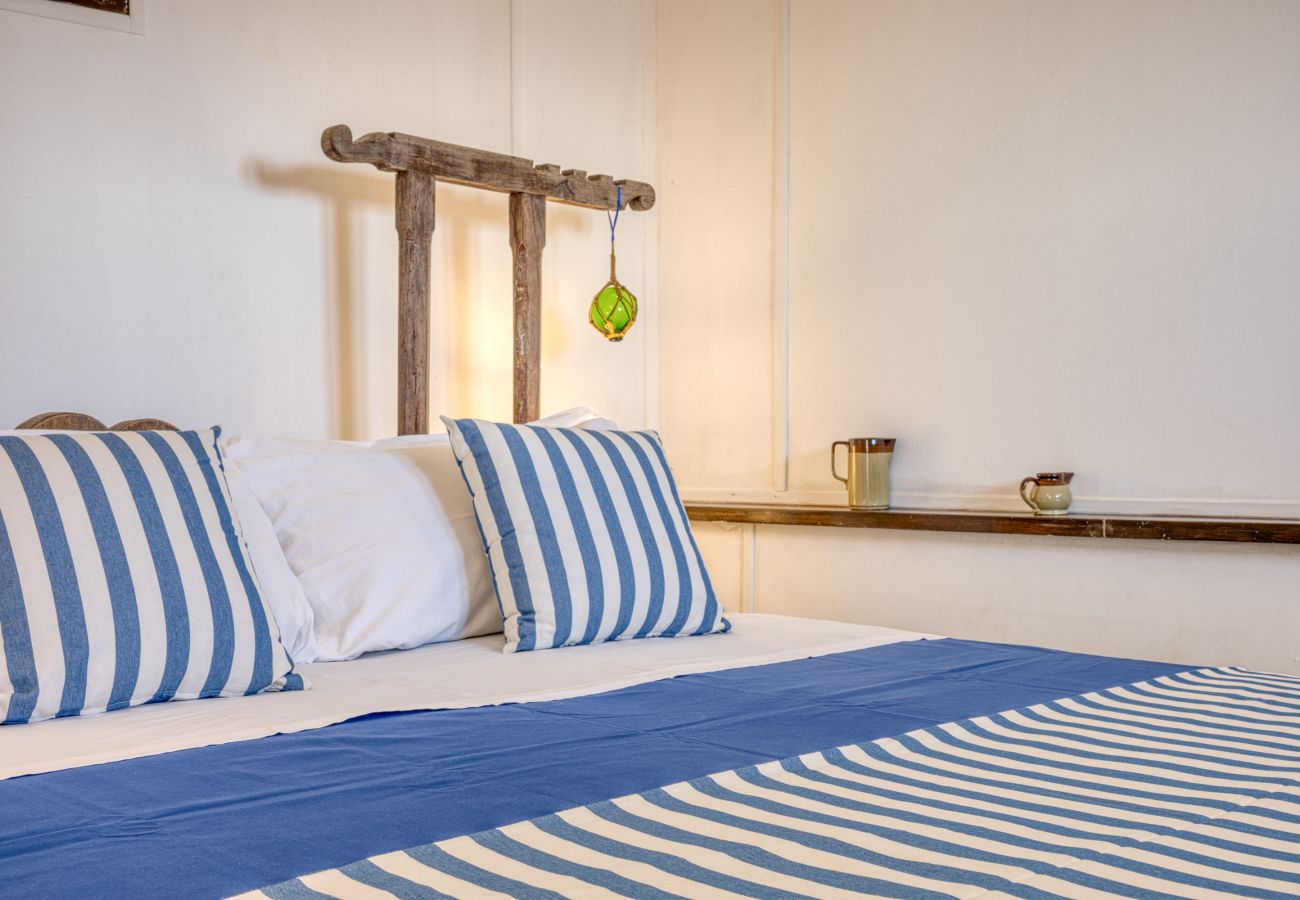 Trullo in Gagliano del Capo - Romantic getaway with jacuzzi & sea access