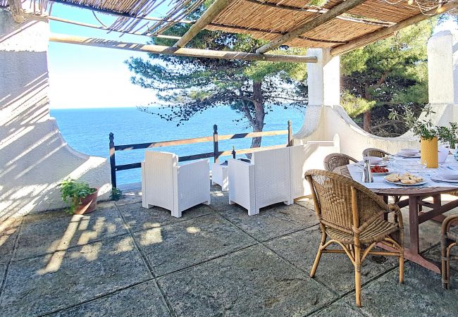 Villa in Castro - Sea access: large villa with stunning views (house A)