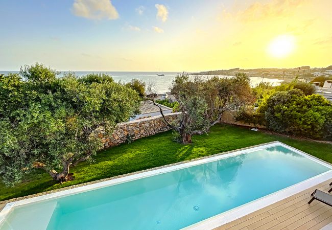 Villa in Marina di Felloniche - A dream: 5*-villa w/ beach access, pool & jacuzzi Villa in Marina di Felloniche - A dream: 5*-villa w/ beach access, pool & jacuzzi