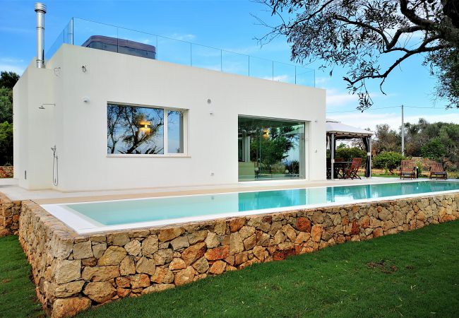 Villa in Marina di Felloniche - A dream: 5*-villa w/ beach access, pool & jacuzzi Villa in Marina di Felloniche - A dream: 5*-villa w/ beach access, pool & jacuzzi