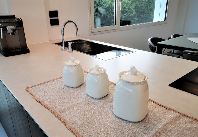 Villa in Marina di Felloniche - A dream: 5*-villa w/ beach access, pool & jacuzzi Villa in Marina di Felloniche - A dream: 5*-villa w/ beach access, pool & jacuzzi