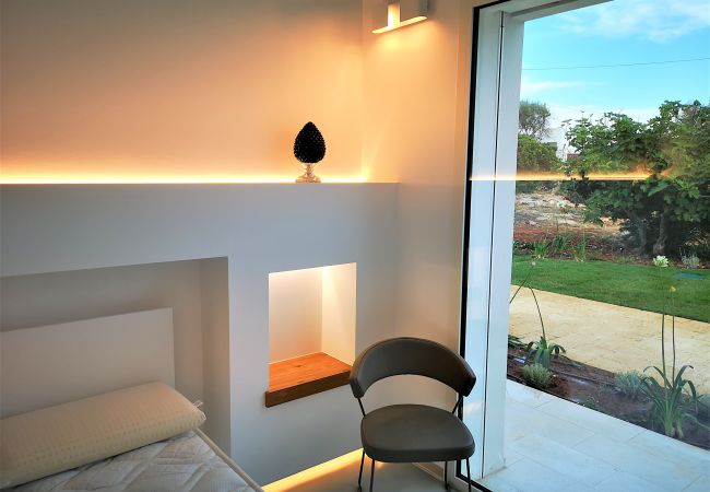 Villa in Marina di Felloniche - A dream: 5*-villa w/ beach access, pool & jacuzzi Villa in Marina di Felloniche - A dream: 5*-villa w/ beach access, pool & jacuzzi