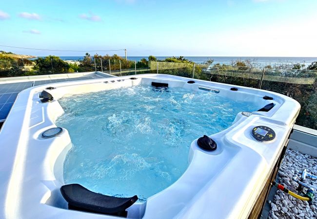 Villa in Marina di Felloniche - A dream: 5*-villa w/ beach access, pool & jacuzzi Villa in Marina di Felloniche - A dream: 5*-villa w/ beach access, pool & jacuzzi