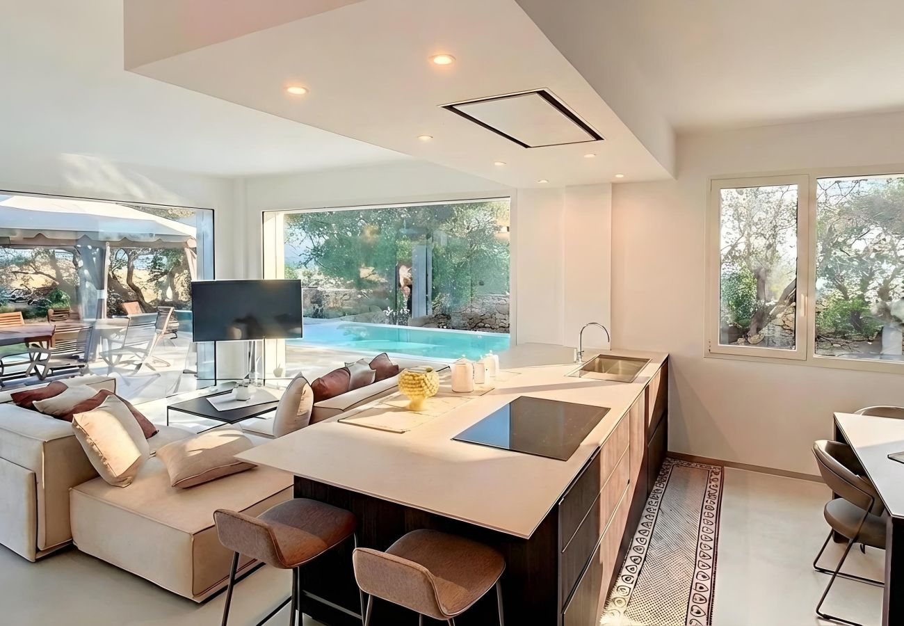 Villa in Marina di Felloniche - 5-star dream villa, beach access, pool, jacuzzi