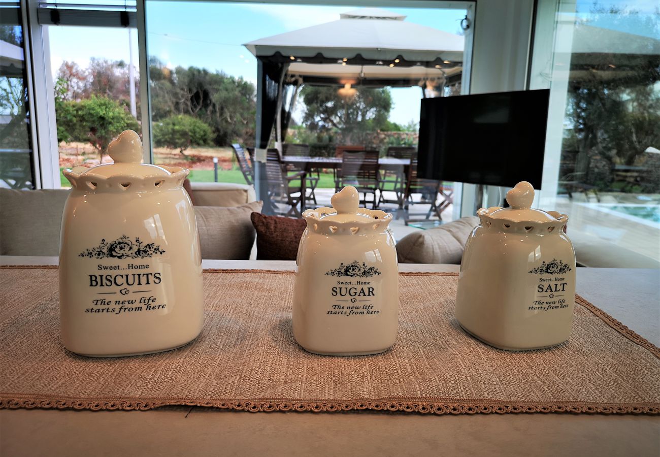 Villa in Marina di Felloniche - 5-star dream villa, beach access, pool, jacuzzi