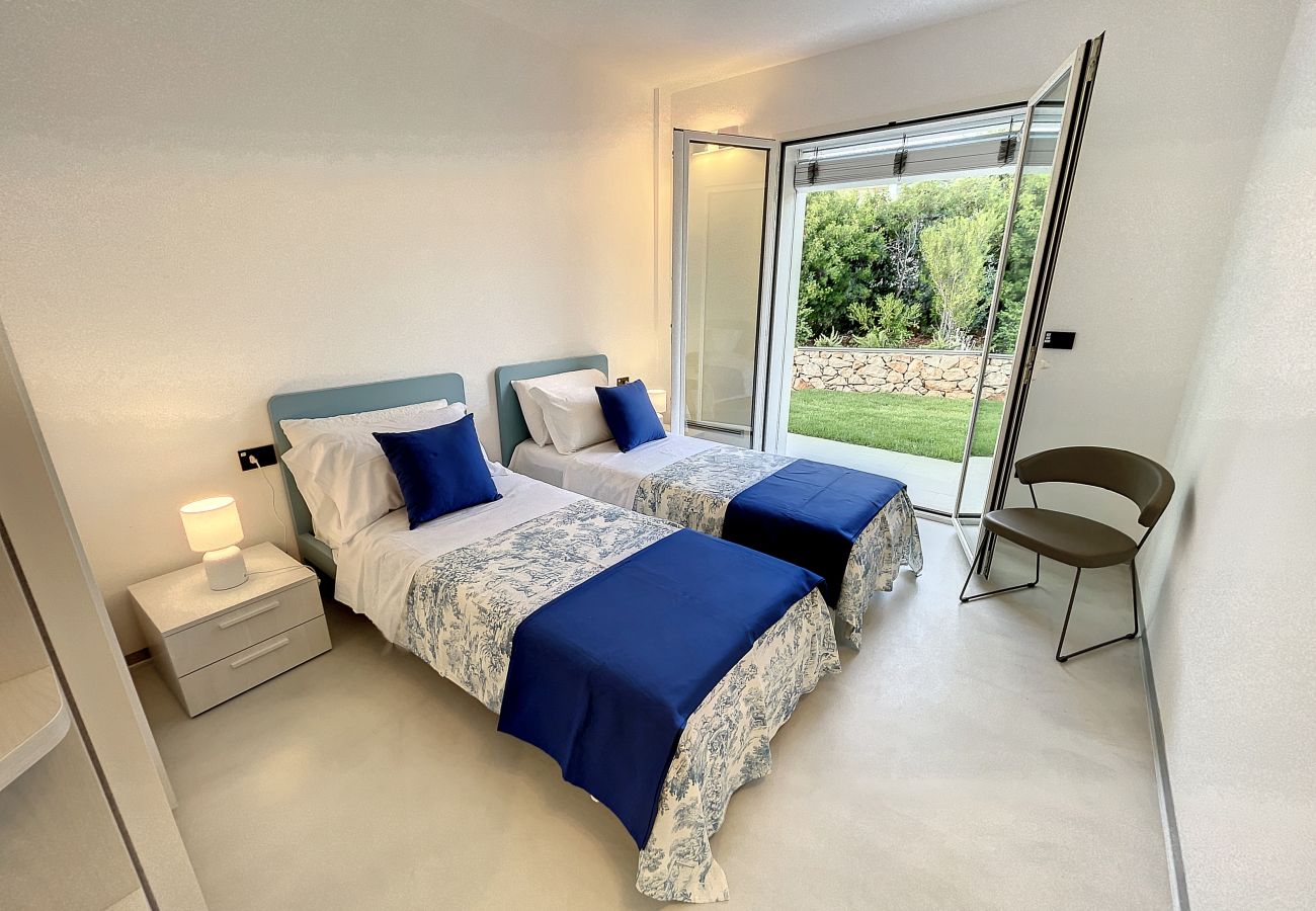 Villa in Marina di Felloniche - 5-star dream villa, beach access, pool, jacuzzi