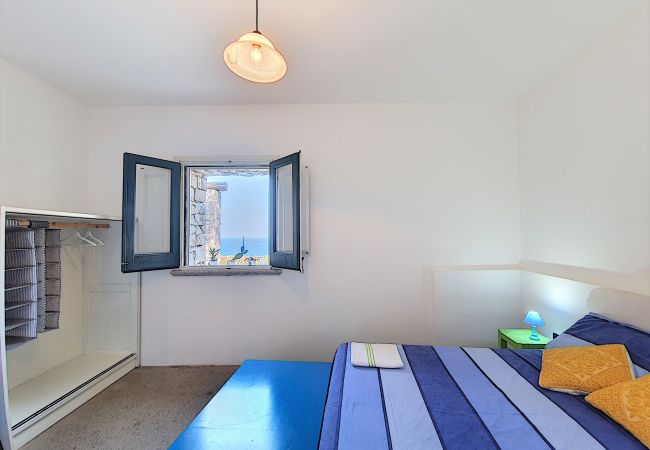 House in Corsano - Sea access & hot outdoor whirlpool at stone villa House in Corsano - Sea access & hot outdoor whirlpool at stone villa