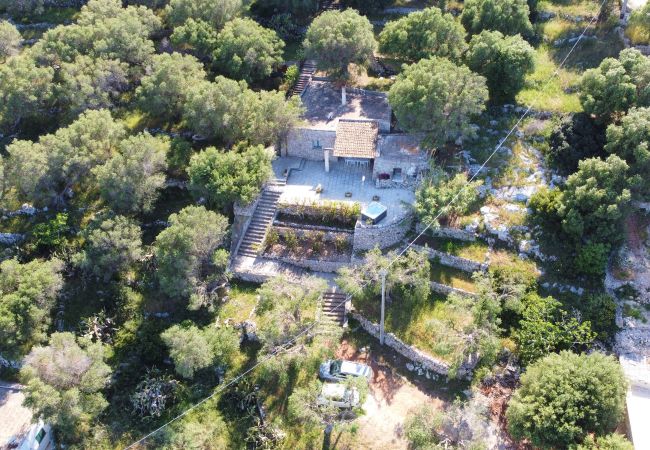 House in Corsano - Sea access & hot outdoor whirlpool at stone villa House in Corsano - Sea access & hot outdoor whirlpool at stone villa