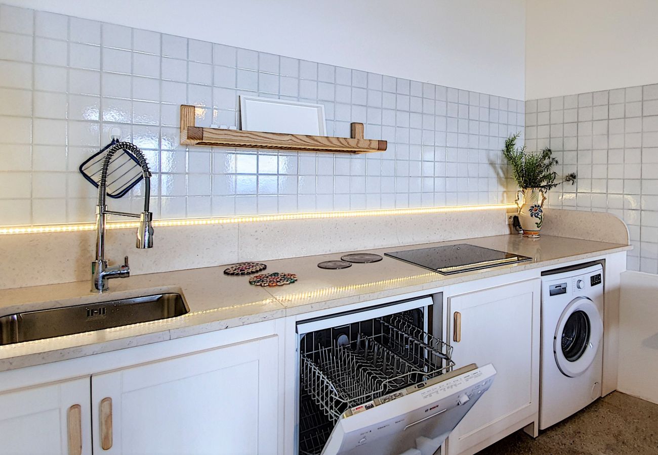 House in Corsano - Sea access & hot outdoor whirlpool at stone villa