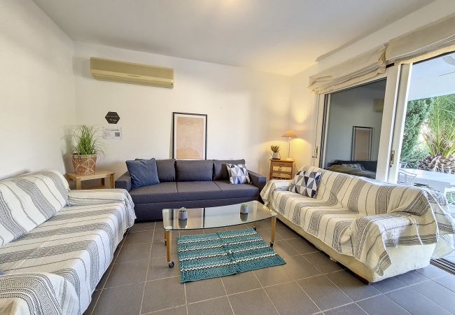 Apartment in Ermioni - Beachside flat with pool and garden