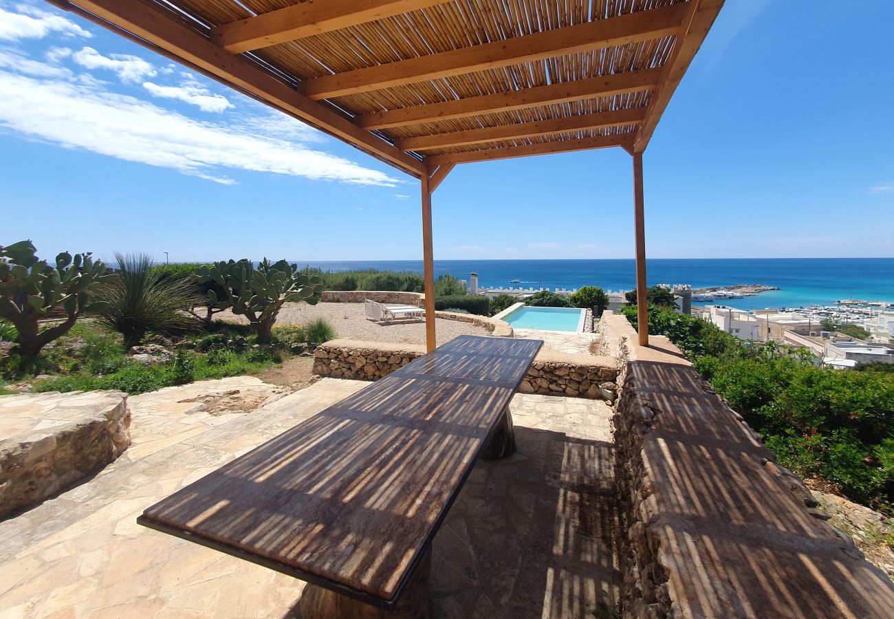Villa in Torre Vado - Sunset view, infinity pool, little stone house