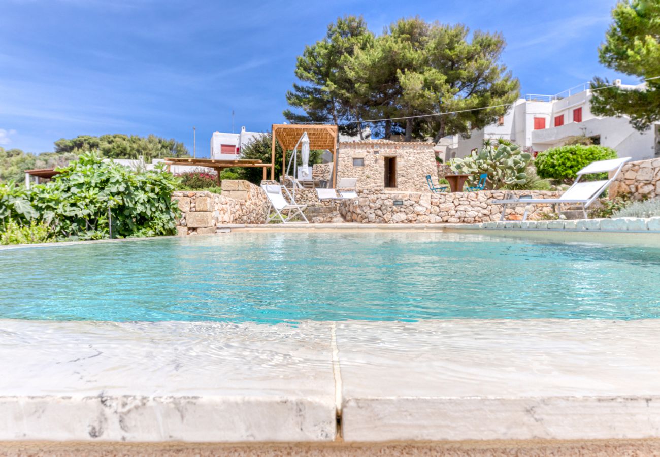 Villa in Torre Vado - Sunset view, infinity pool, little stone house