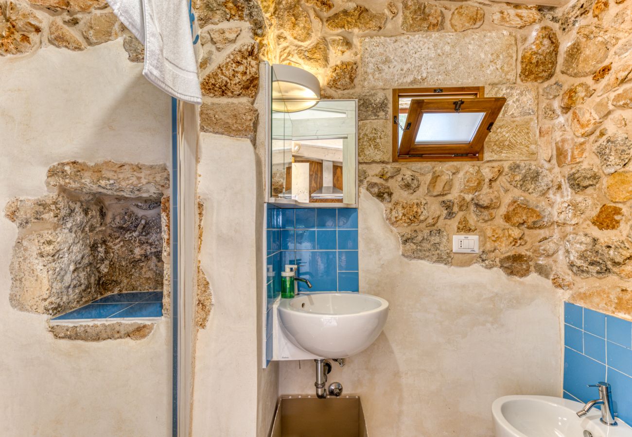 Villa in Torre Vado - Sunset view, infinity pool, little stone house