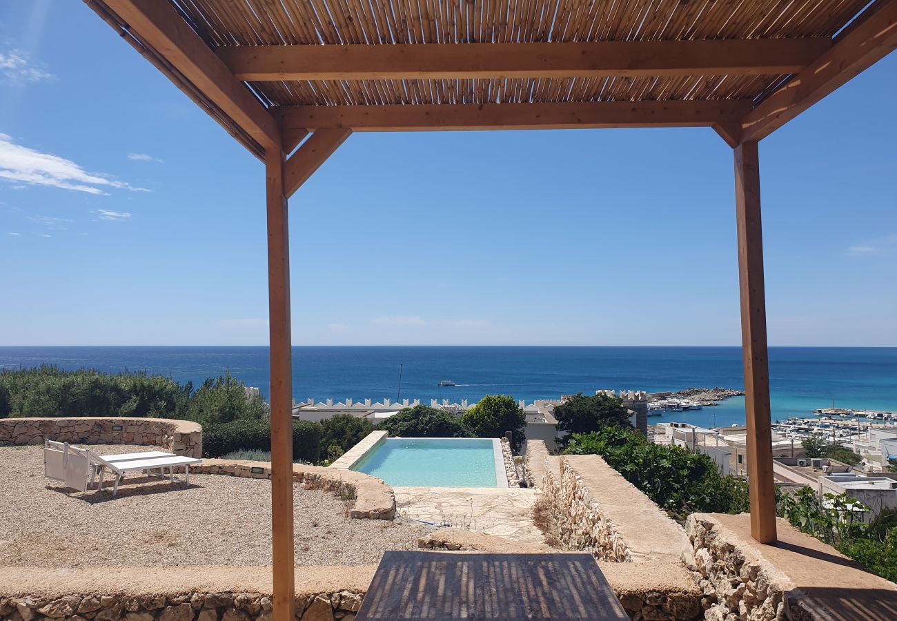 Villa in Torre Vado - Sunset view, infinity pool, little stone house