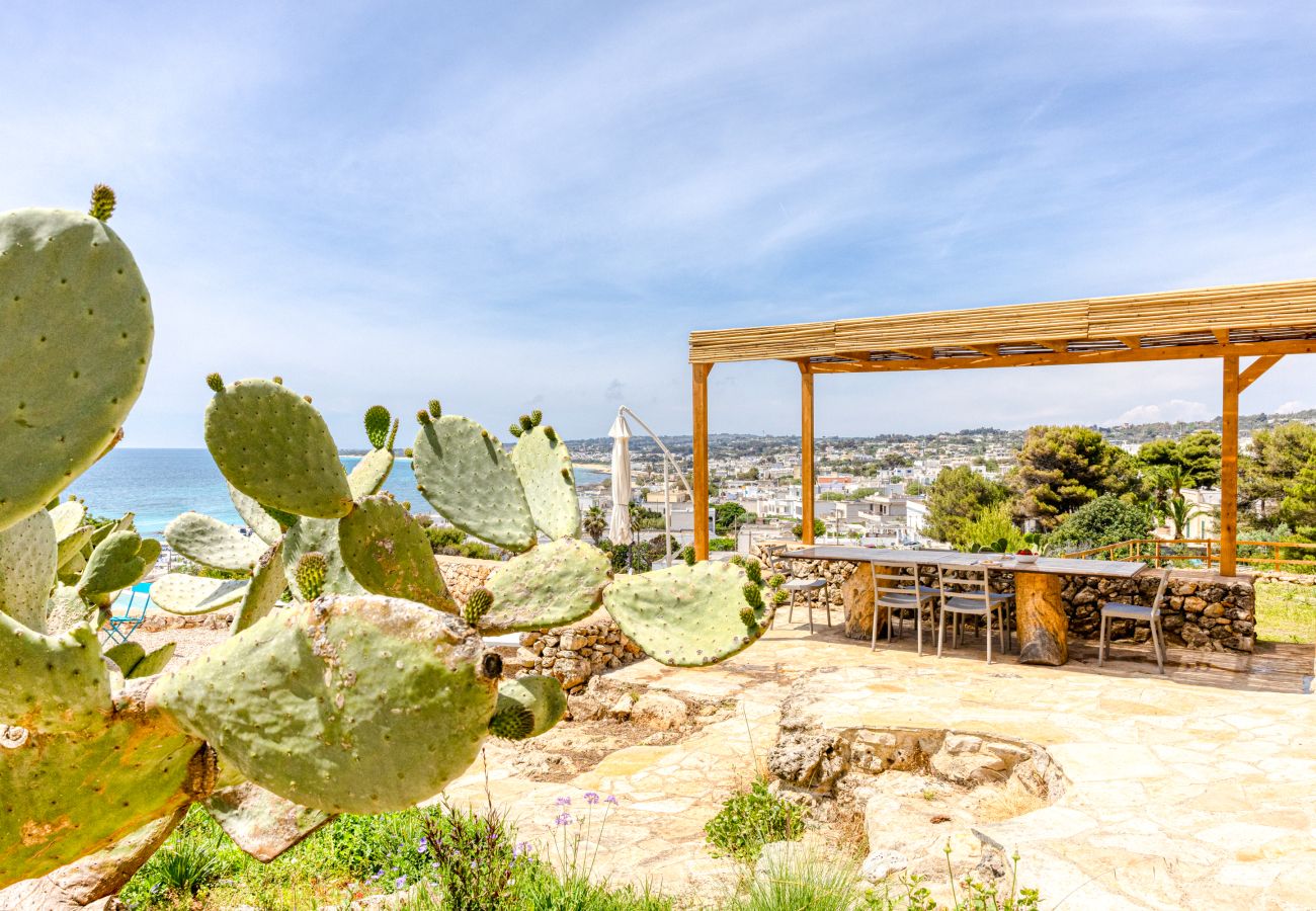 Villa in Torre Vado - Sunset view, infinity pool, little stone house