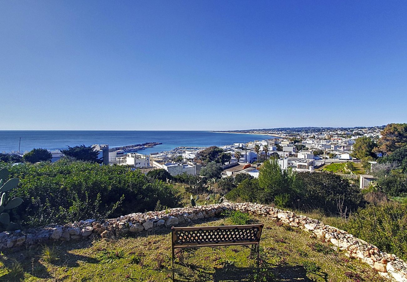 Villa in Torre Vado - Sunset view, infinity pool, little stone house