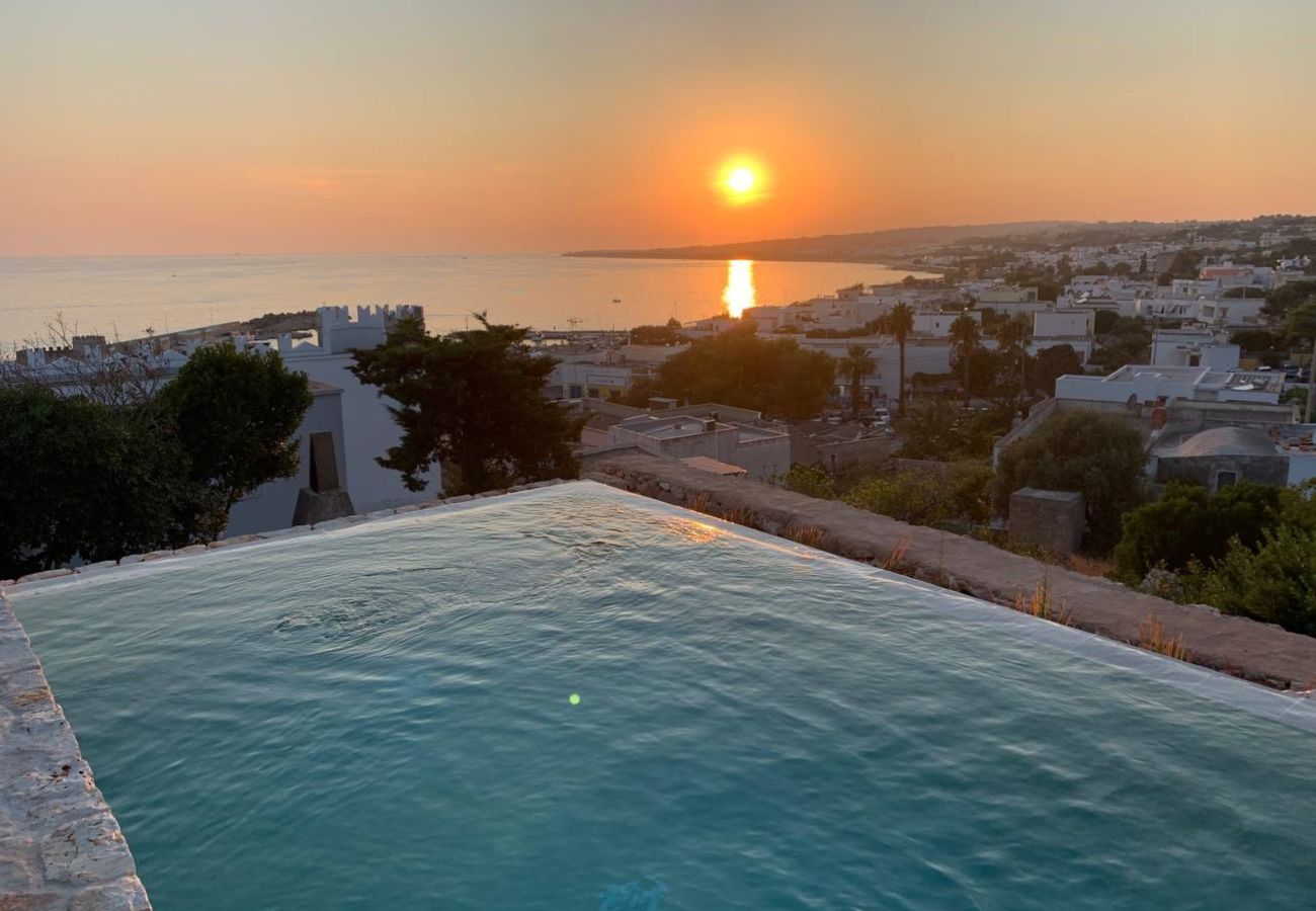 Villa in Torre Vado - Sunset view, infinity pool, little stone house