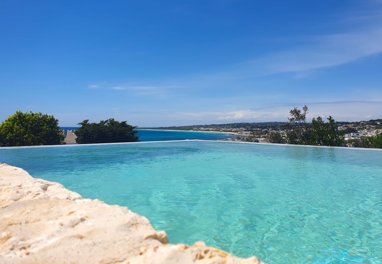 Villa in Torre Vado - Sunset view, infinity pool, little stone house