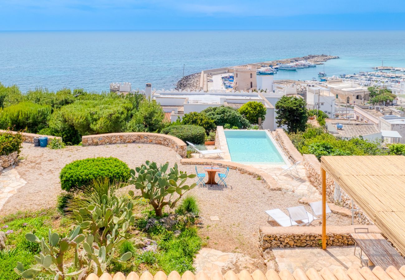 Villa in Torre Vado - Sunset view, infinity pool, little stone house