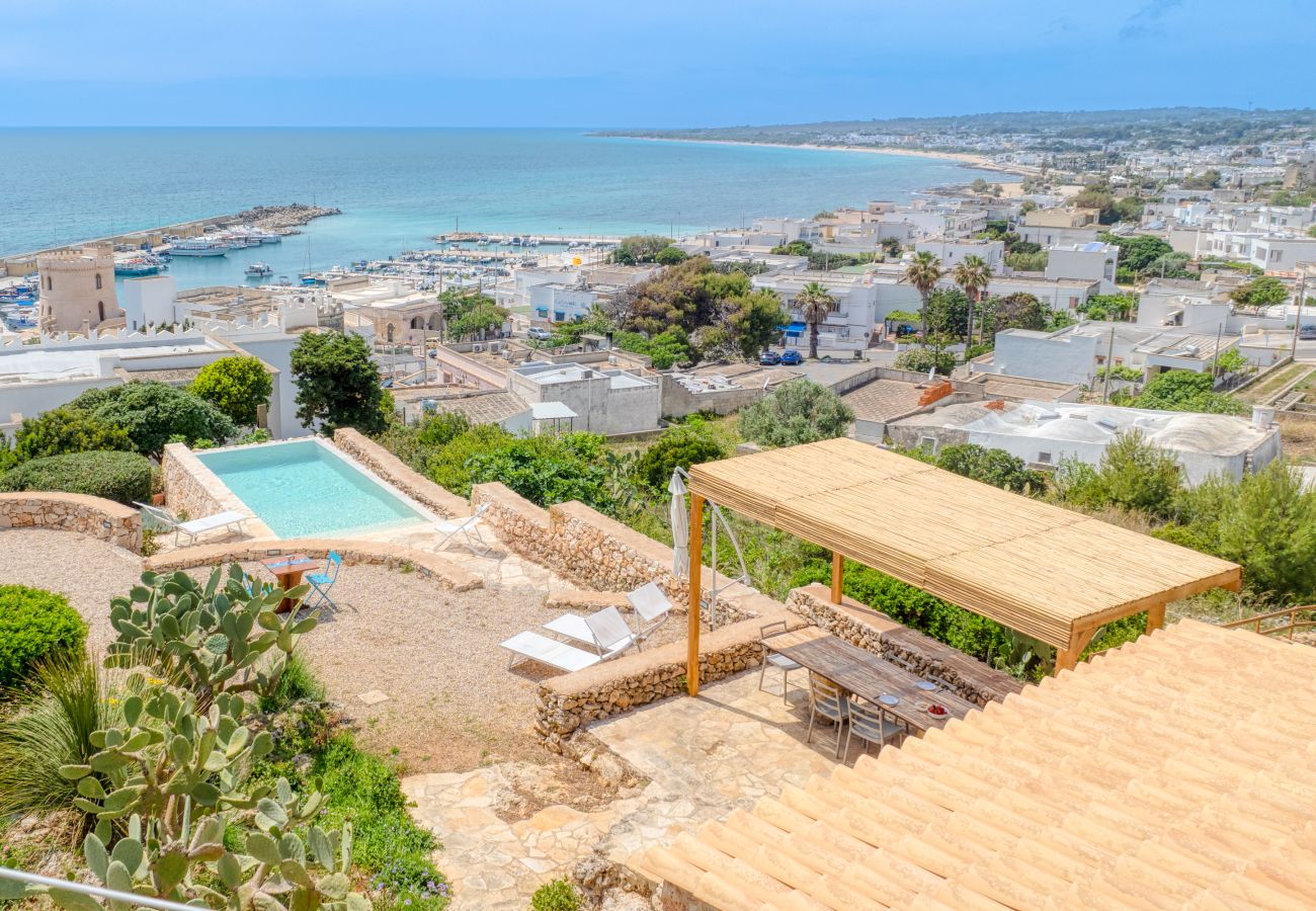 Villa in Torre Vado - Sunset view, infinity pool, little stone house