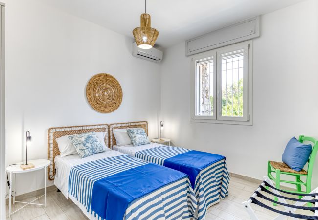 Villa in Pescoluse - Modern stone villa with pool and sea view Villa in Pescoluse - Modern stone villa with pool and sea view