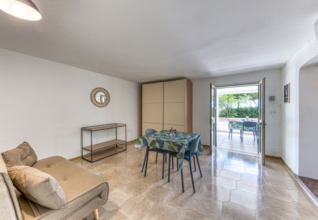 Villa in Pescoluse - Quiet country house with sea view and garden Villa in Pescoluse - Quiet country house with sea view and garden