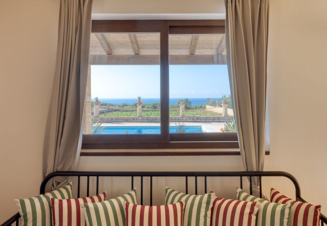 Villa in Salve - Villa with pool, 2km from the sandy beaches Villa in Salve - Villa with pool, 2km from the sandy beaches