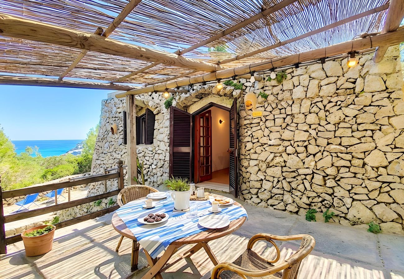 Trullo in Castro - Charming stone trullo with sea access (house F)