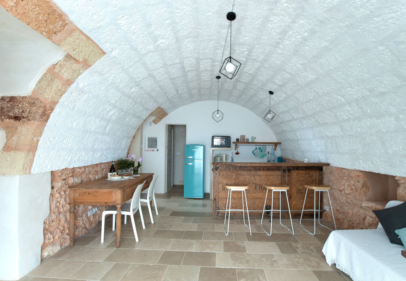 Villa in Salve - Entire house with private pool 5km from the sea