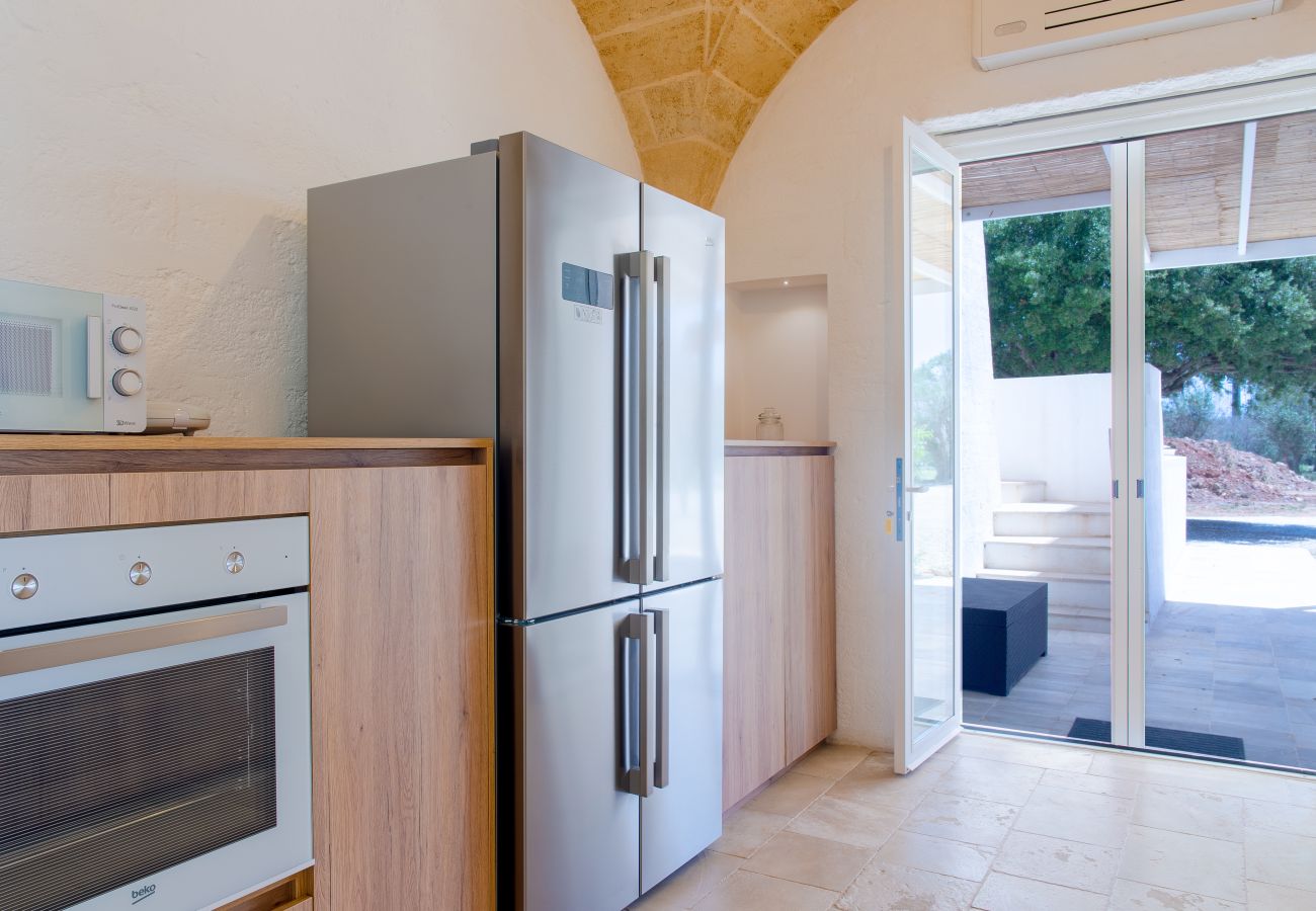 Villa in Torre Vado - Modern high end villa with pool 2km from sea