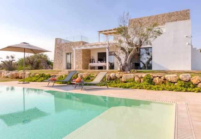 Villa in Leuca - Fabulous modern villa on 3 levels, pool & sea view