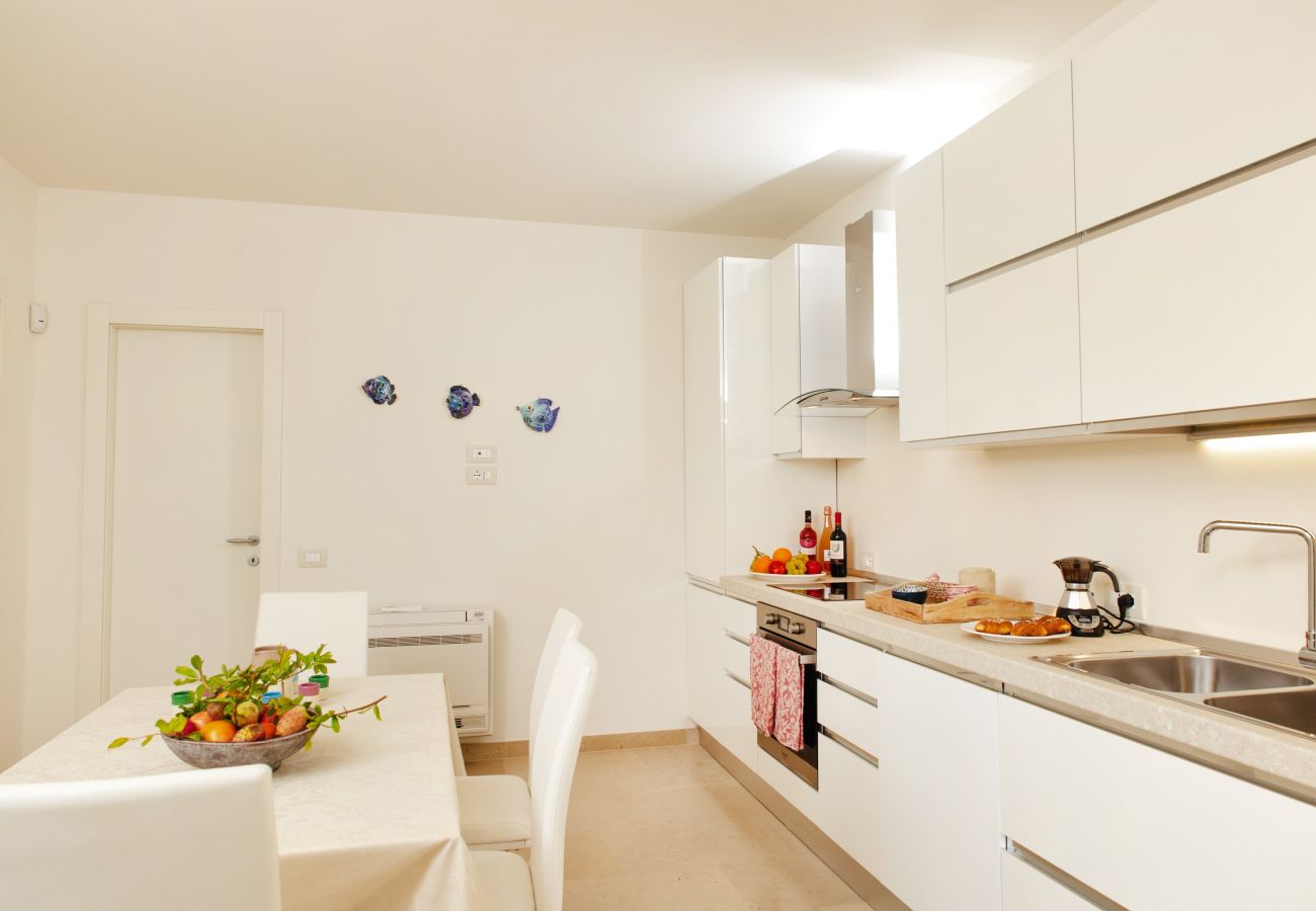 Villa in Leuca - Modern 2-unit villa with heated pool and seaview