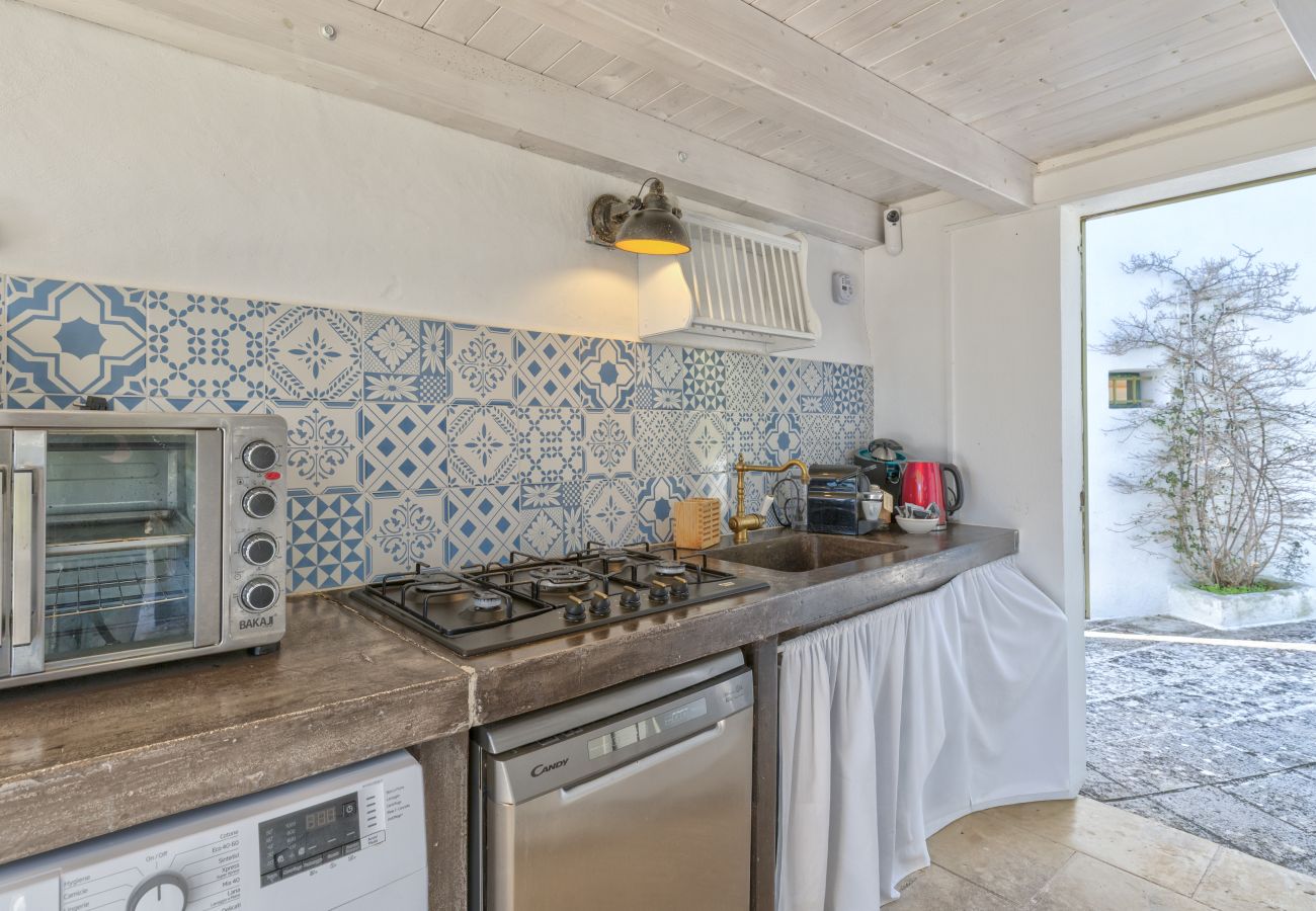 Trullo in Ostuni - Intimate trullo with little pool and garden