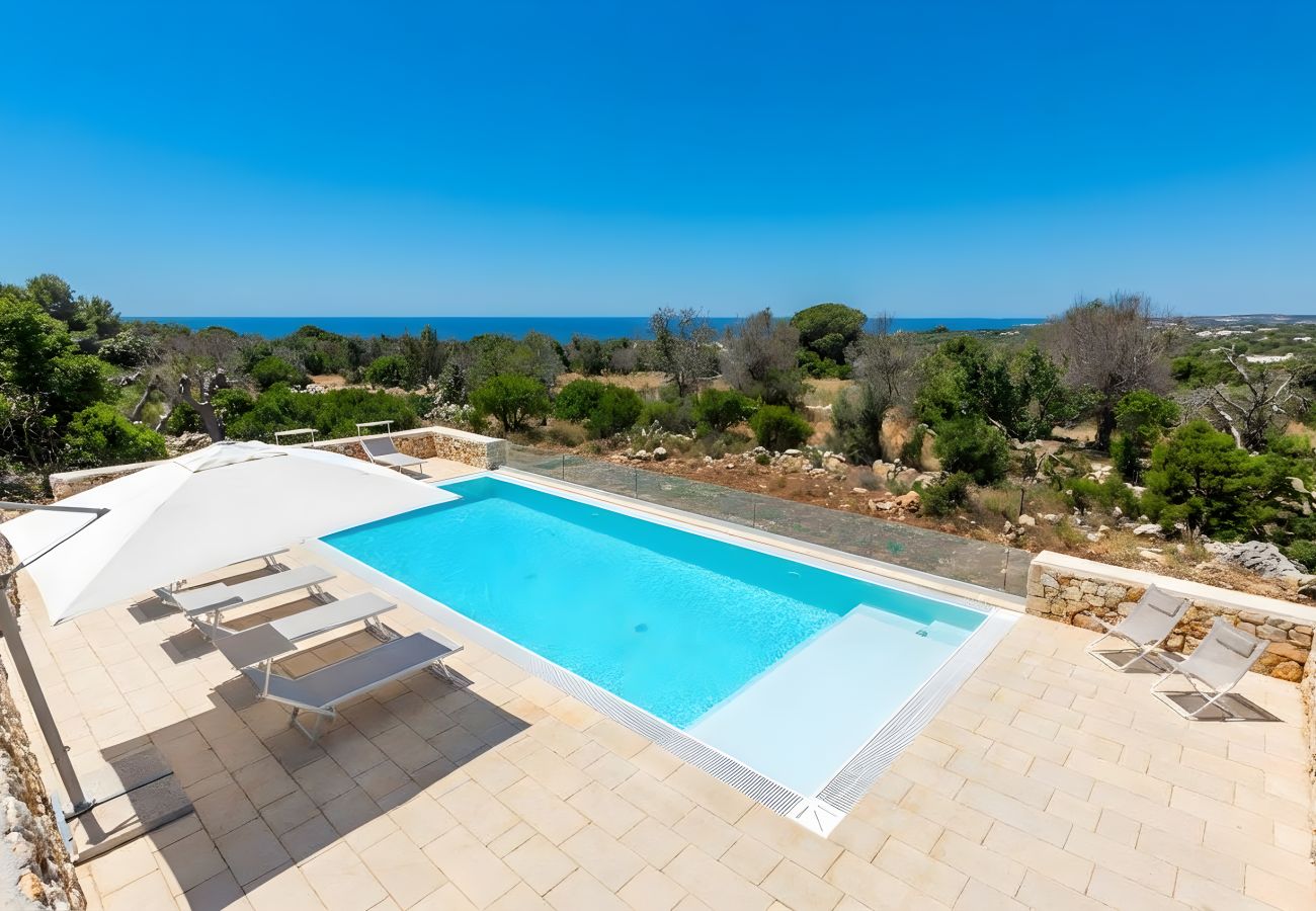 Villa in Torre Vado - Whole 3-unit estate, pool, garden, sea view