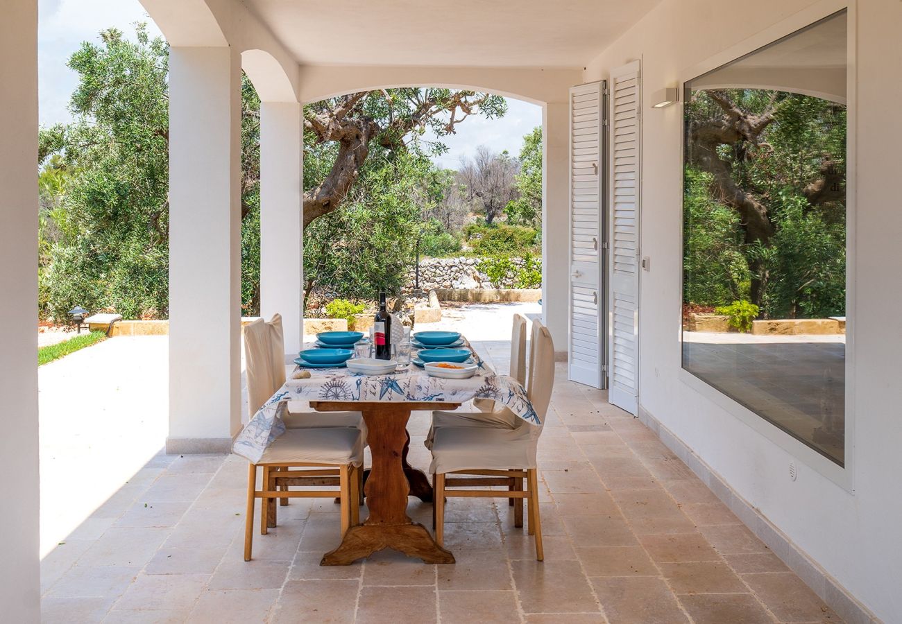 Villa in Torre Vado - Whole 3-unit estate, pool, garden, sea view