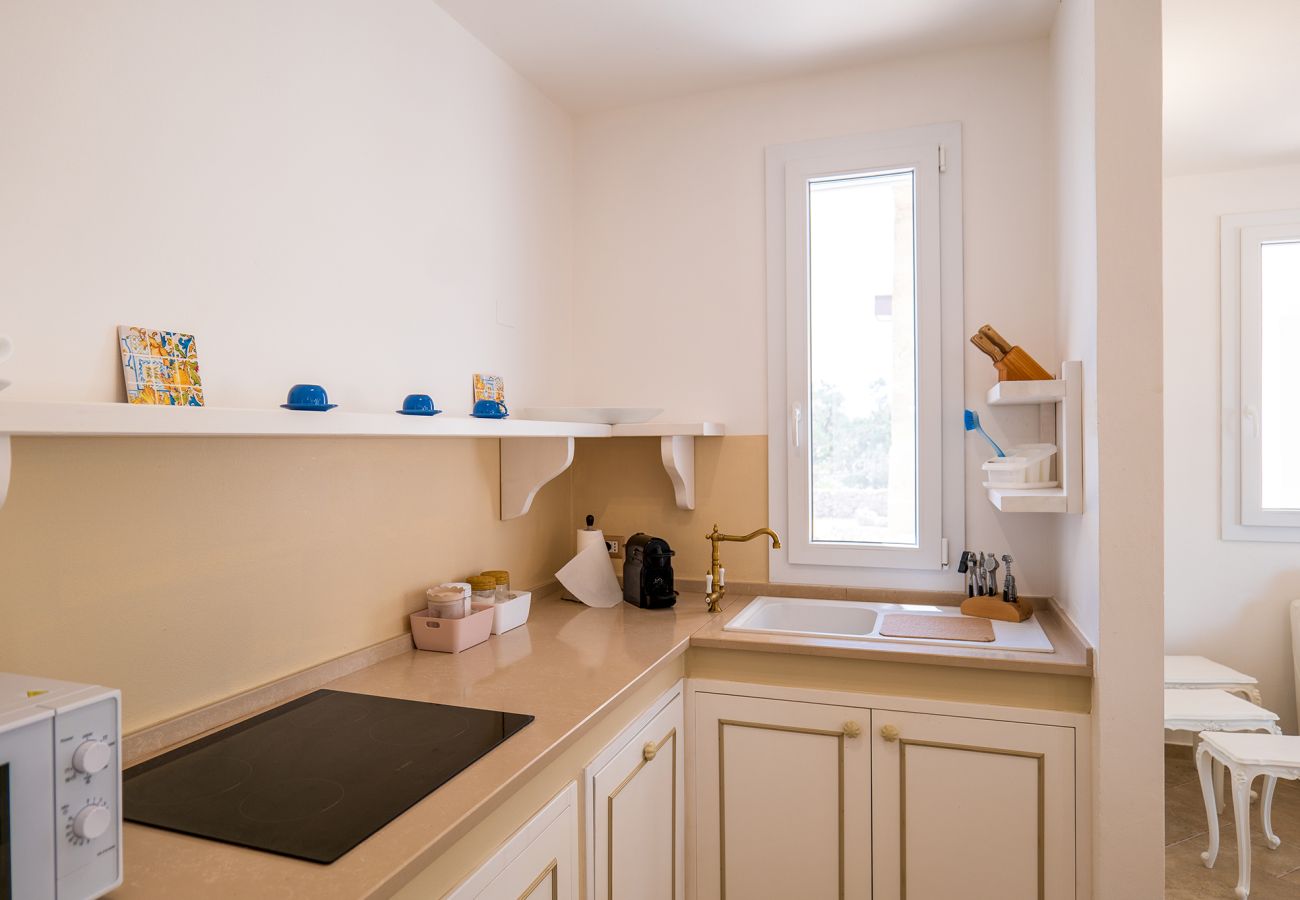 Villa in Torre Vado - Whole 3-unit estate, pool, garden, sea view