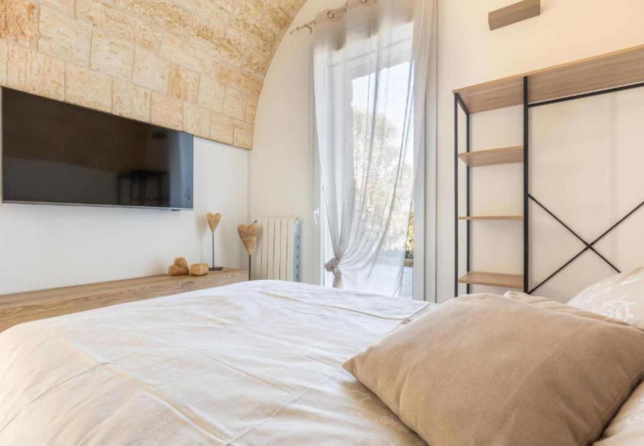 Villa in Torre Vado - Whole 3-unit estate, pool, garden, sea view