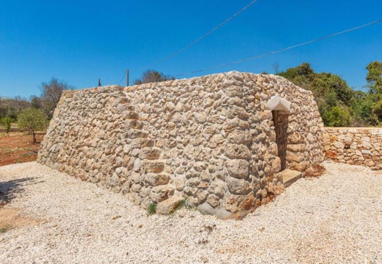 Villa in Torre Vado - Whole 3-unit estate, pool, garden, sea view