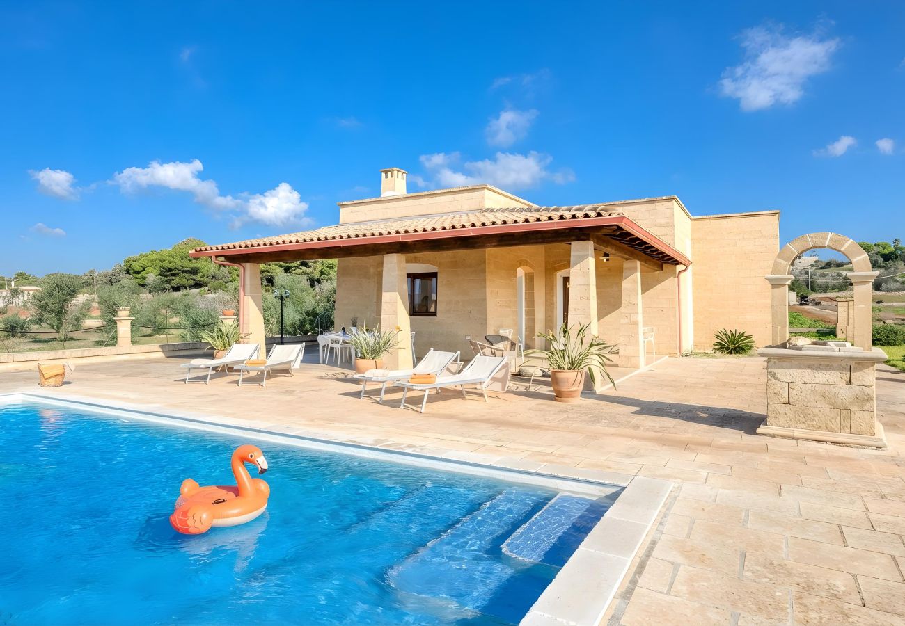 Villa in Torre Pali - Villa with pool, 2km from sandy beaches