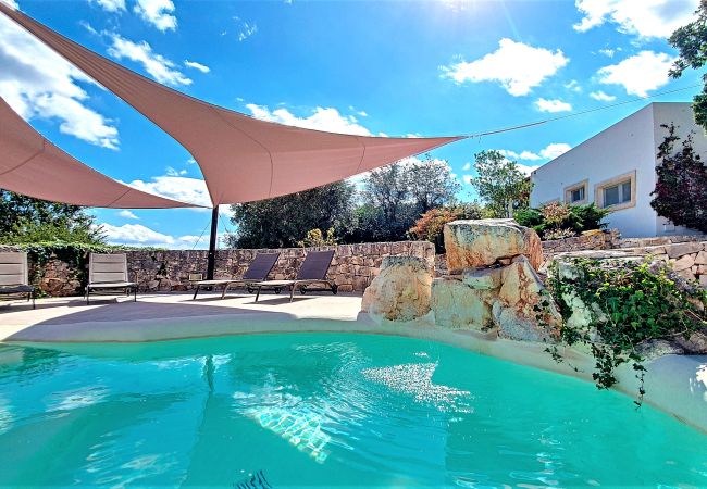 Villa in Cisternino - Charming countryside trulli villa with pool
