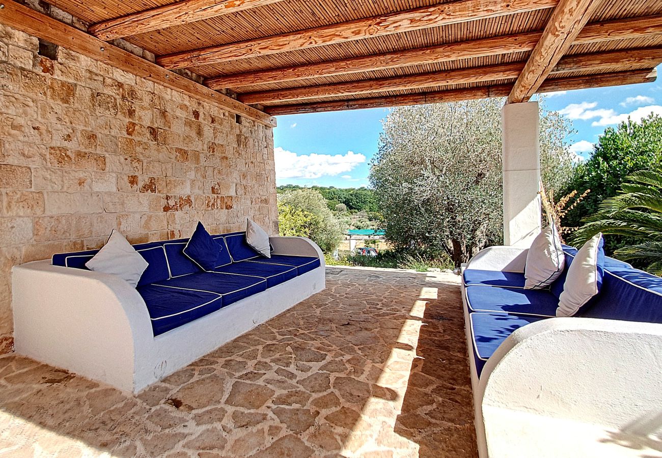 Villa in Cisternino - Charming countryside trulli villa with pool
