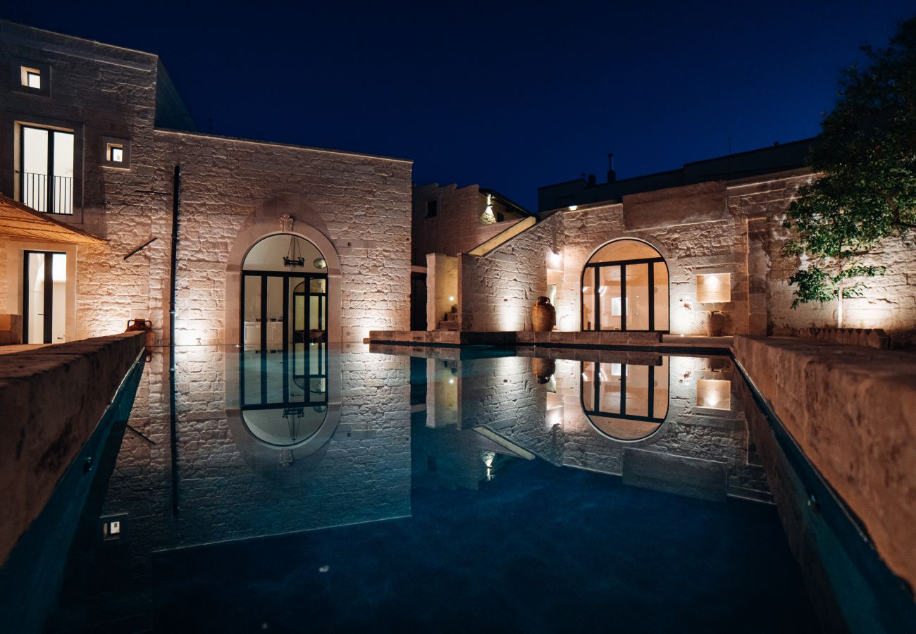 Villa in San Cassiano - Stunning superior mansion w/ pool in ancient town