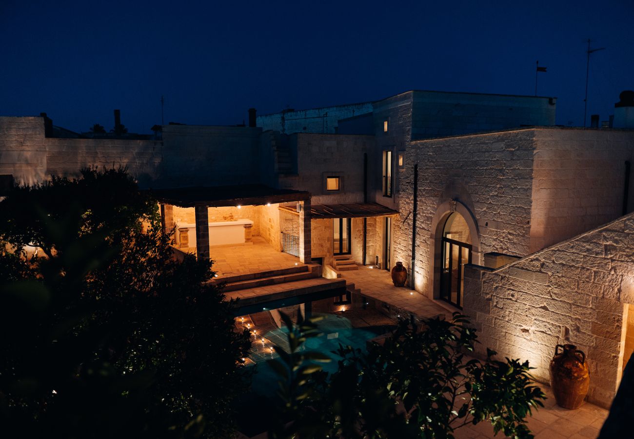 Villa in San Cassiano - Stunning superior mansion w/ pool in ancient town