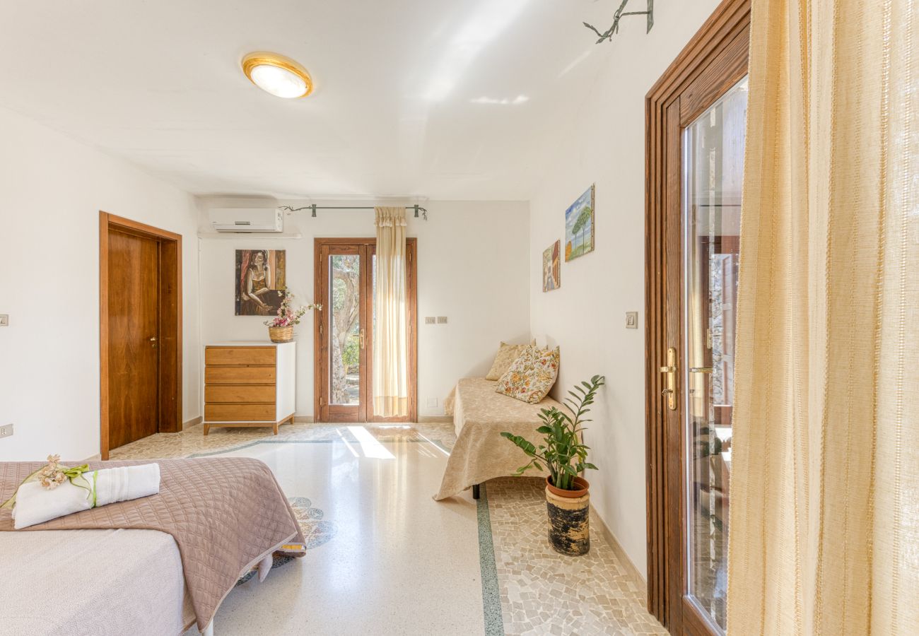 Country house in Patù - Nice stone house with sea view & outdoor whirlpool